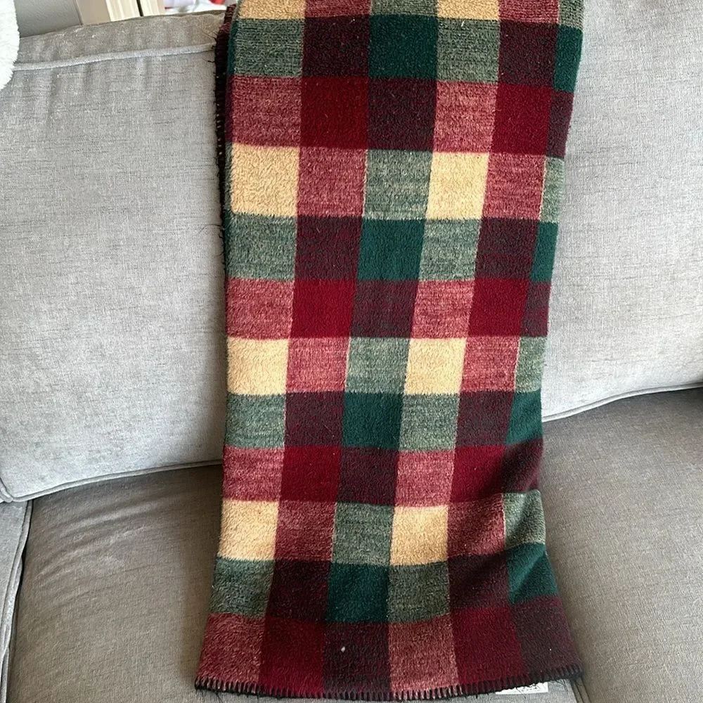 Aurora Biederlack of America Plaid Throw Blanket!